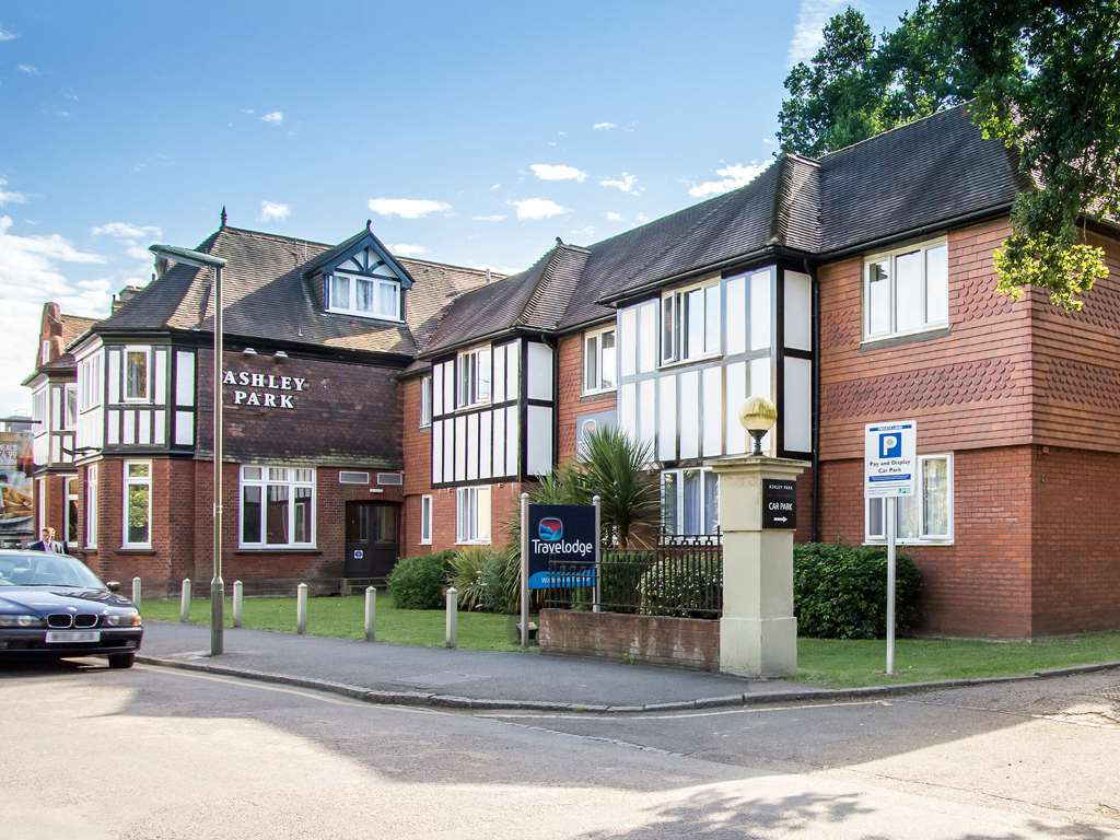 Travelodge Walton On Thames Exterior foto