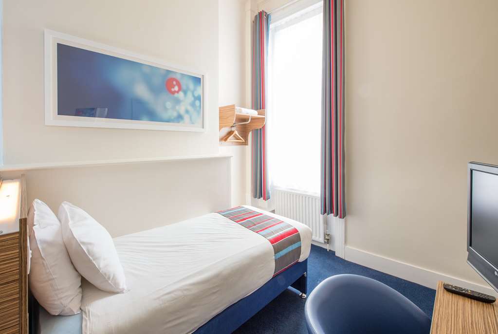 Travelodge Walton On Thames Quarto foto